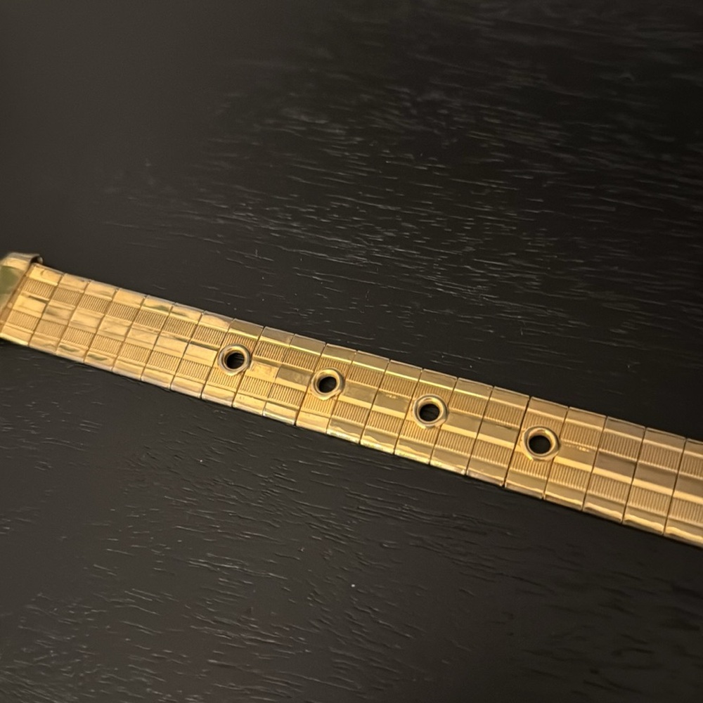 Vintage Gold Metal Minimalist Belt - Picture 5 of 7
